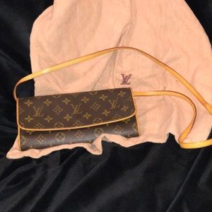 Louis Vuitton pochette